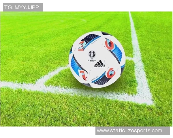 足球训练时穿的装备选择与搭配技巧解析助你提升训练效果